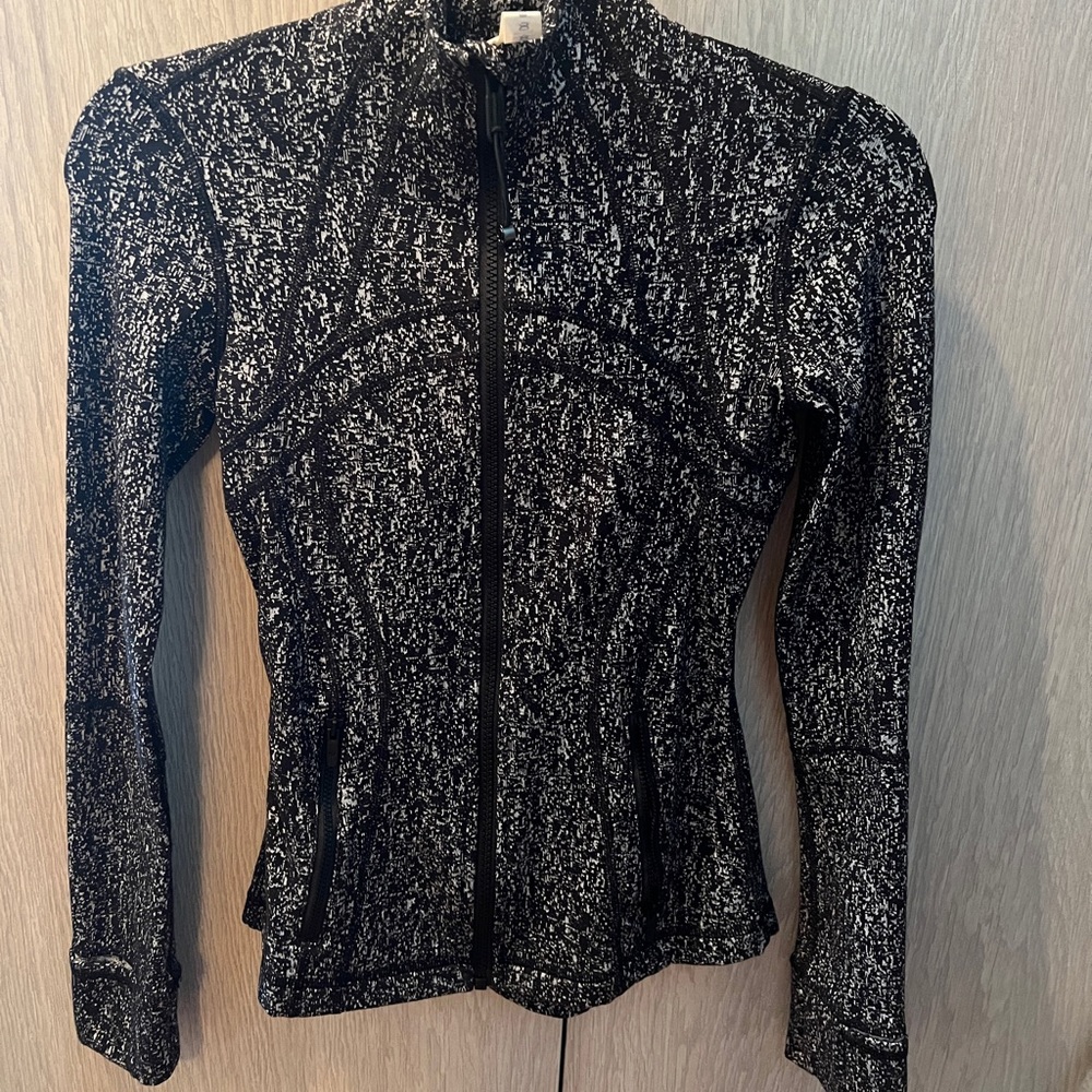 Lululemon black and white speckled define jacket